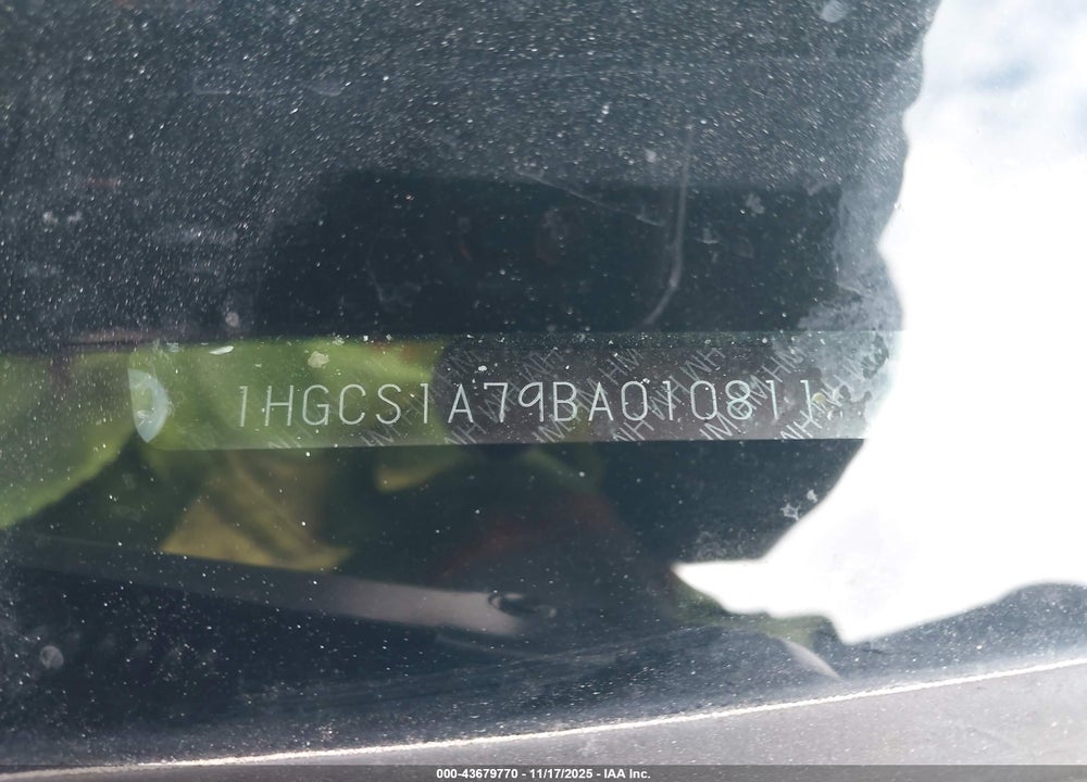 2011 HONDA ACCORD VIN: 1HGCS1A79BA010811
