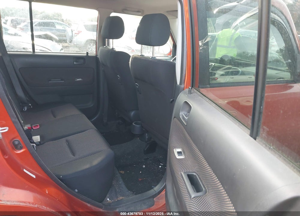 2004 SCION XB VIN: JTLKT324840165497