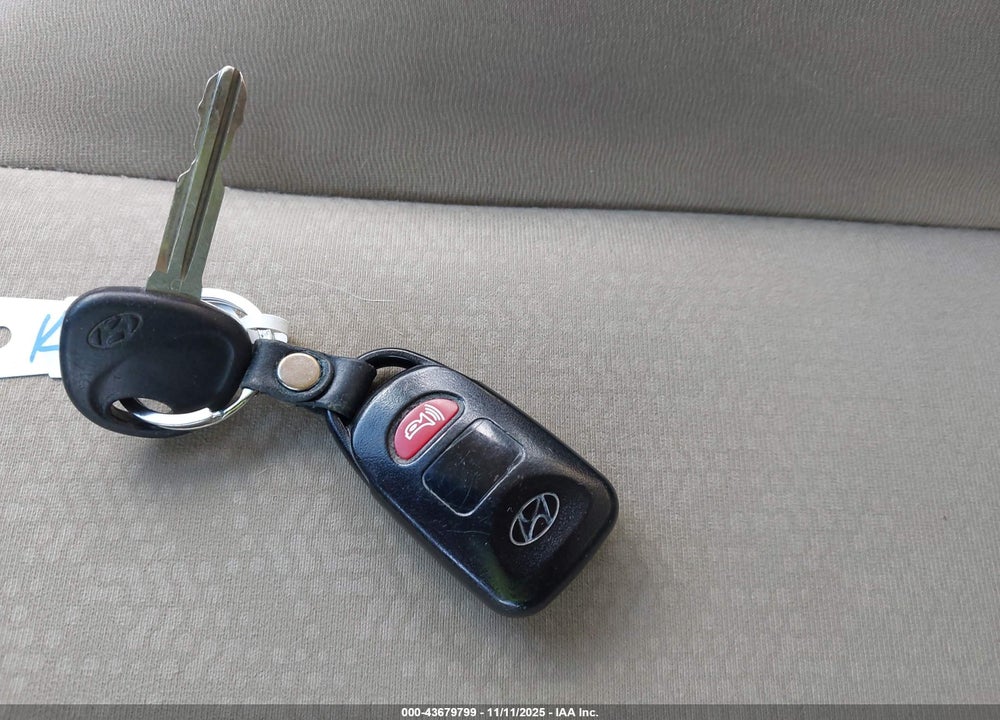 2010 HYUNDAI ELANTRA VIN: KMHDU4AD9AU953231