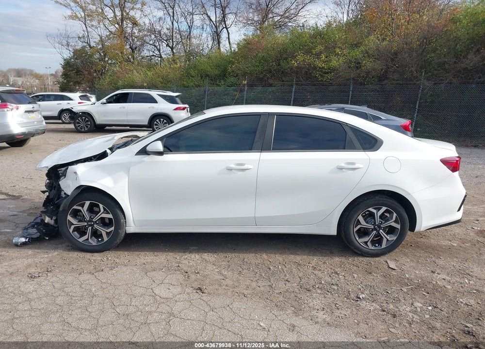 2019 KIA FORTE LXS VIN: 3KPF24AD2KE005028