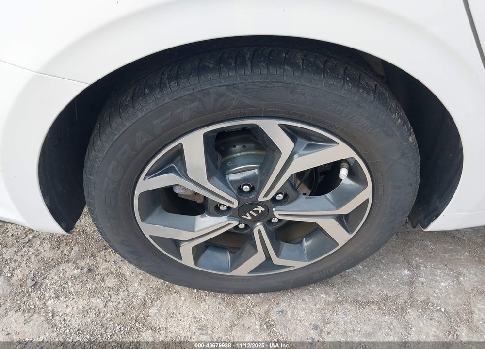 2019 KIA FORTE LXS VIN: 3KPF24AD2KE005028