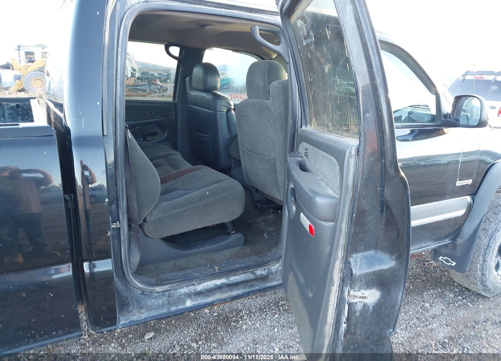 2003 CHEVROLET SILVERADO 2500HD LS VIN: 1GCHK23153F254852