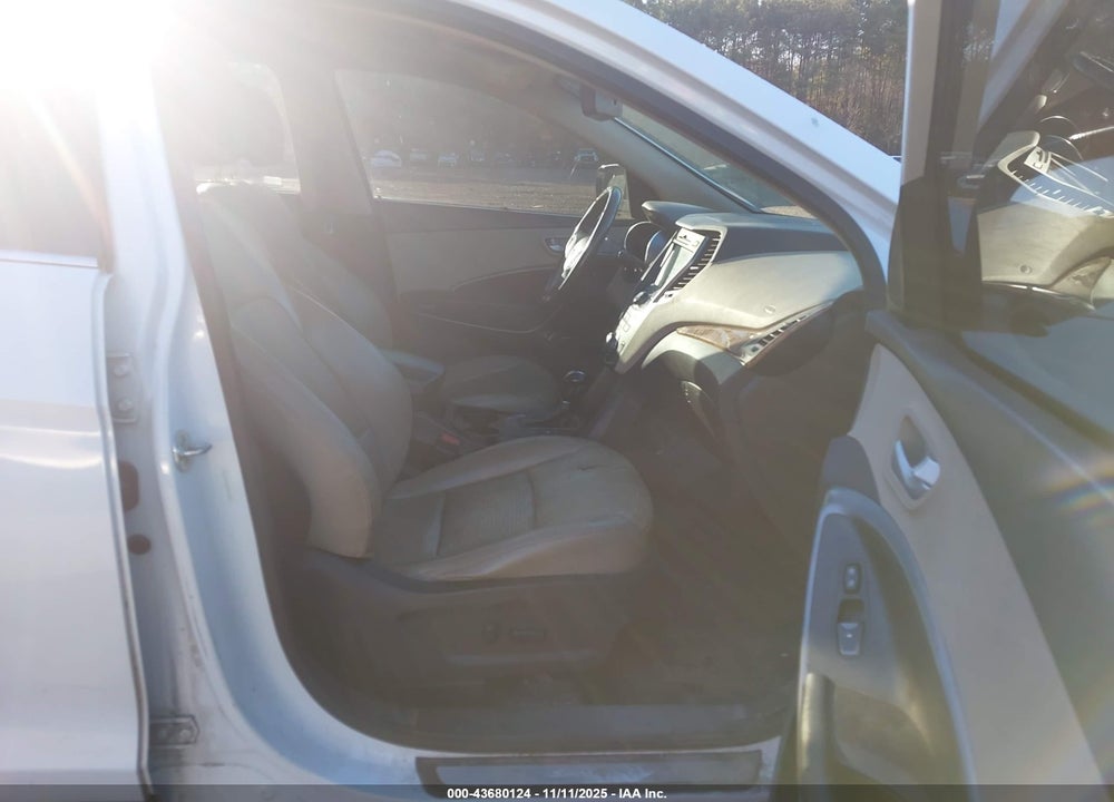 2014 HYUNDAI SANTA FE SPORT 2.4L VIN: 5XYZU3LB4EG195287