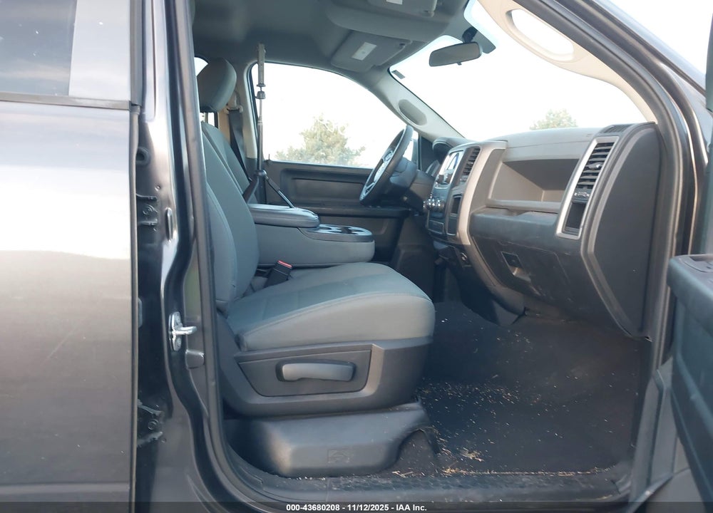 2016 RAM 1500 EXPRESS VIN: 1C6RR7FGXGS400941