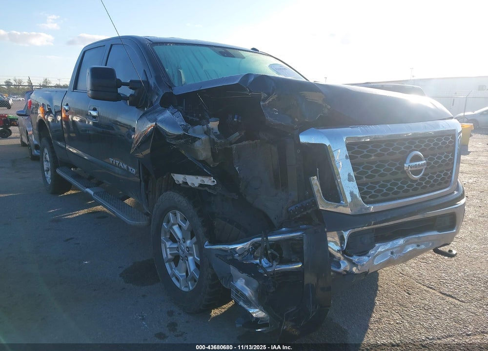 2017 NISSAN TITAN XD SV GAS VIN: 1N6AA1F49HN501305