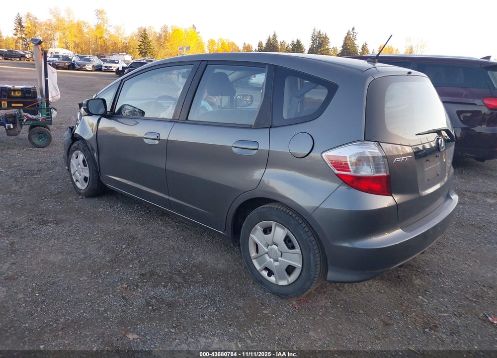 2013 HONDA FIT VIN: JHMGE8H32DC062242