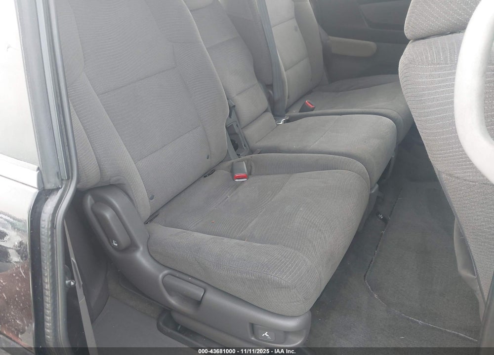 2011 HONDA ODYSSEY EX VIN: 5FNRL5H47BB087869