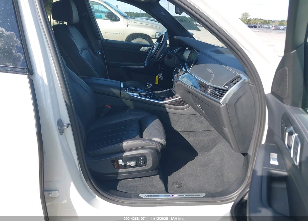 2022 BMW X7 XDRIVE40I VIN: 5UXCW2C02N9K60324