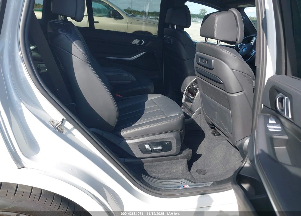 2022 BMW X7 XDRIVE40I VIN: 5UXCW2C02N9K60324