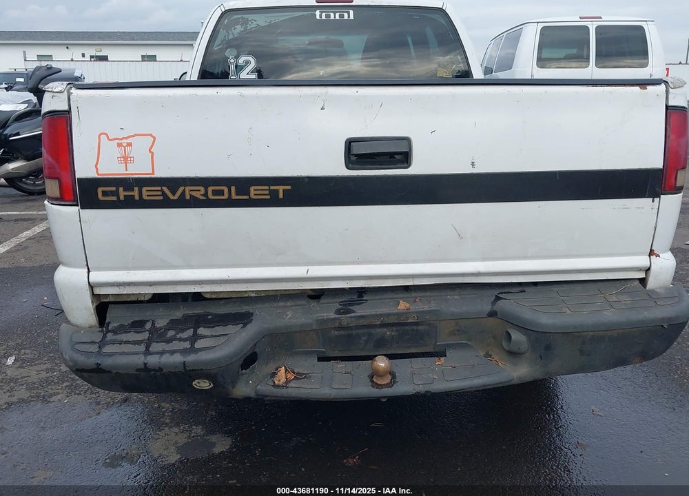 2000 CHEVROLET S-10 VIN: 1GCCS1956Y8276885