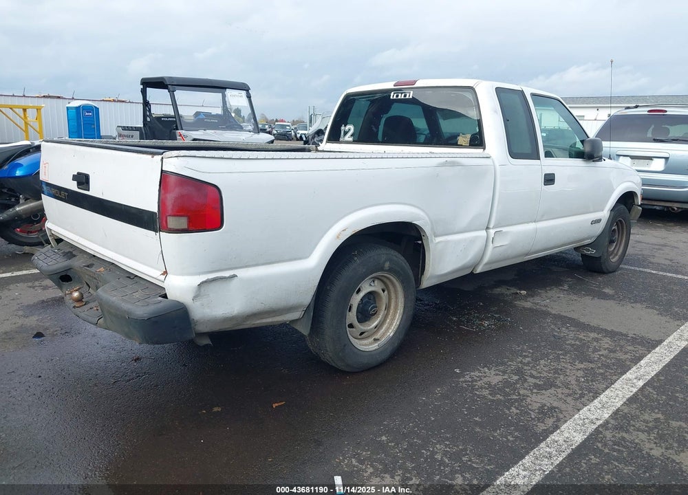 2000 CHEVROLET S-10 VIN: 1GCCS1956Y8276885