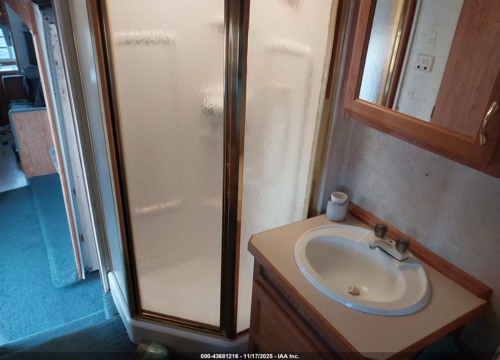 2000 GULFSTREAM 5TH WHEEL VIN: 1NL10FR21Y1057979