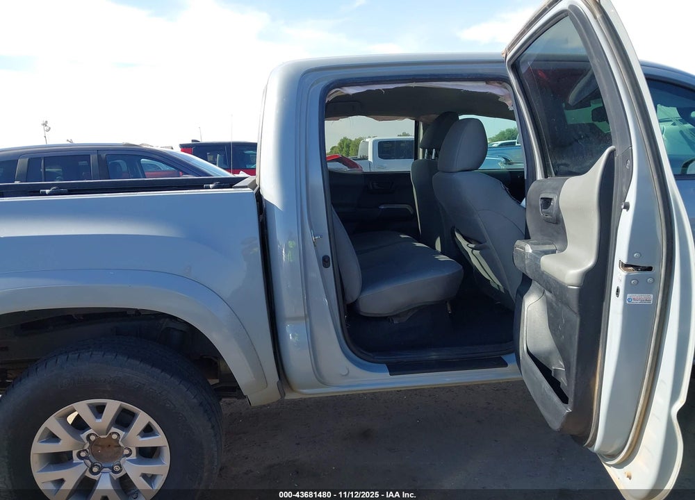2019 TOYOTA TACOMA SR5 V6 VIN: 3TMCZ5AN7KM286858