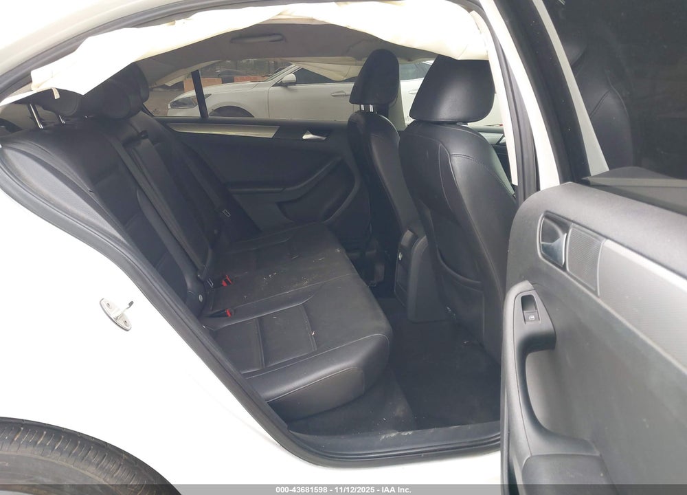 2017 VOLKSWAGEN JETTA VIN: 3VWDB7AJ3HM227815
