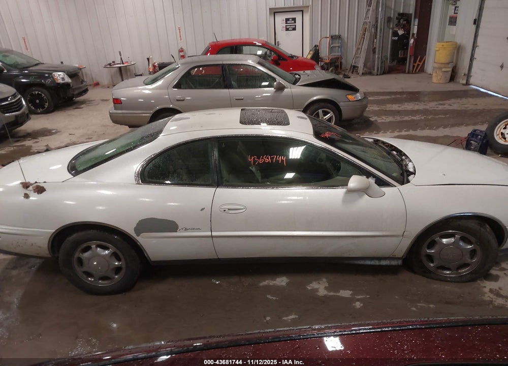 1997 BUICK RIVIERA VIN: 1G4GD2218V4715463