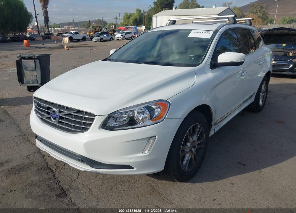 2015 VOLVO XC60 T5 PREMIER PLUS VIN: YV440MDCXF2616277