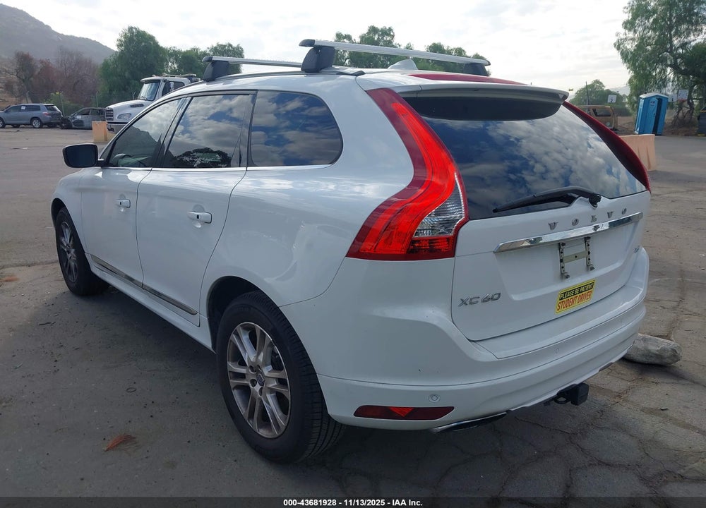 2015 VOLVO XC60 T5 PREMIER PLUS VIN: YV440MDCXF2616277