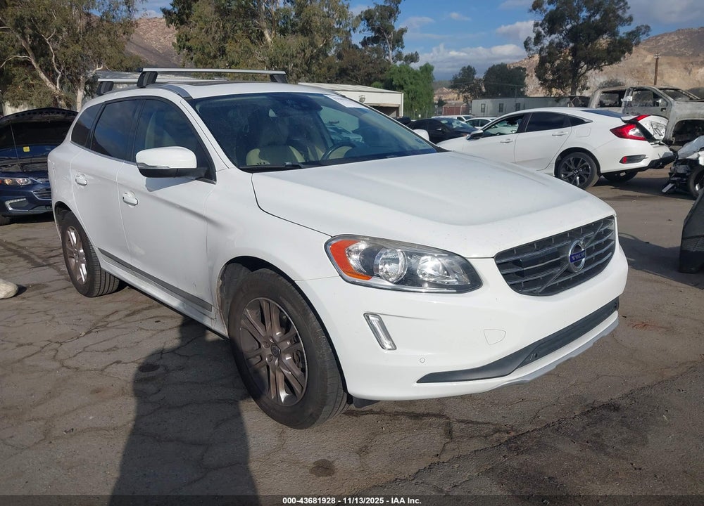 2015 VOLVO XC60 T5 PREMIER PLUS VIN: YV440MDCXF2616277