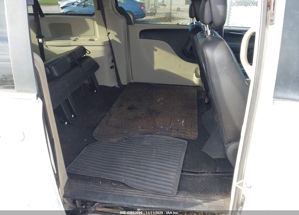 2012 CHRYSLER TOWN & COUNTRY TOURING VIN: 2C4RC1BG7CR240140