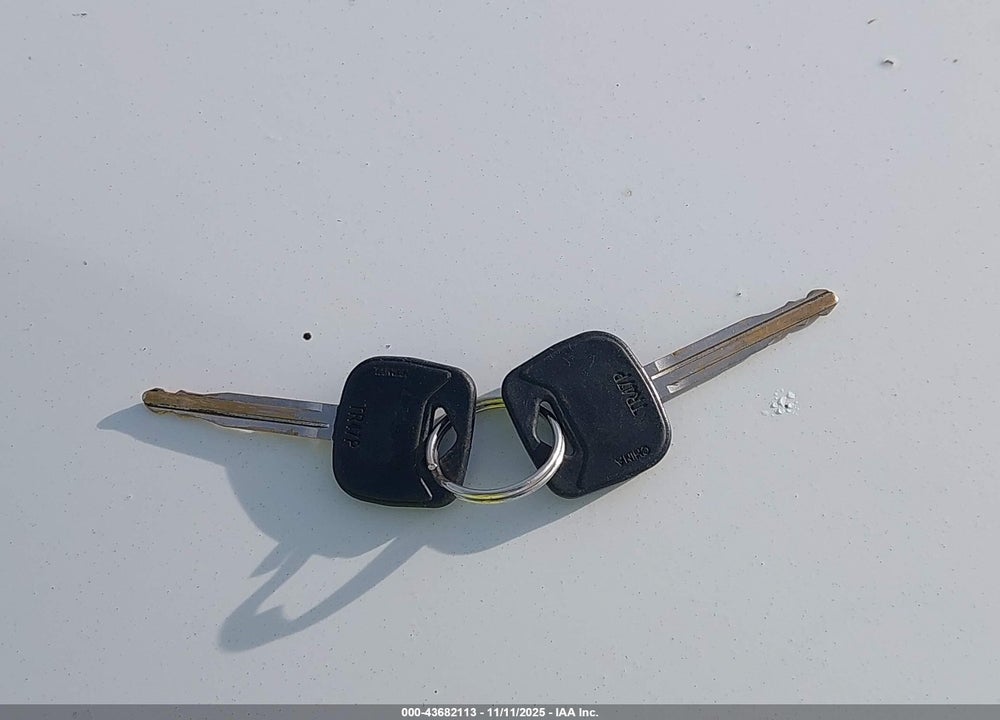 2003 TOYOTA COROLLA LE VIN: 1NXBR38E53Z052801
