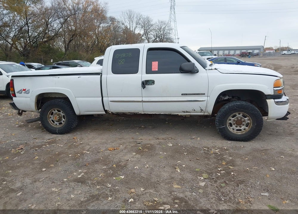 2005 GMC SIERRA 2500HD SLE VIN: 1GTHK29U95E109808