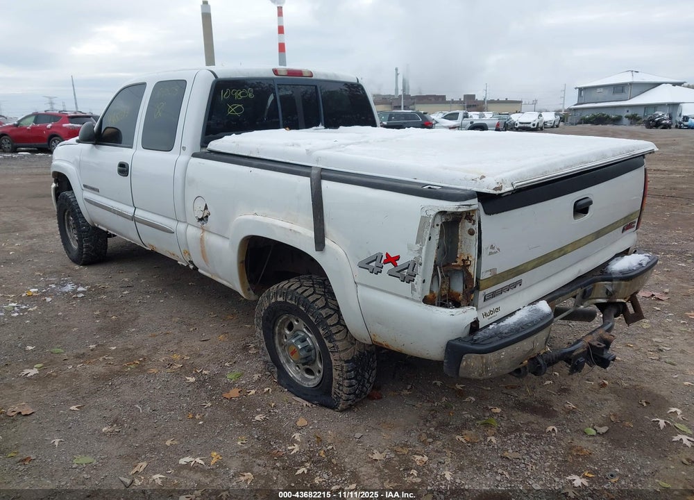 2005 GMC SIERRA 2500HD SLE VIN: 1GTHK29U95E109808