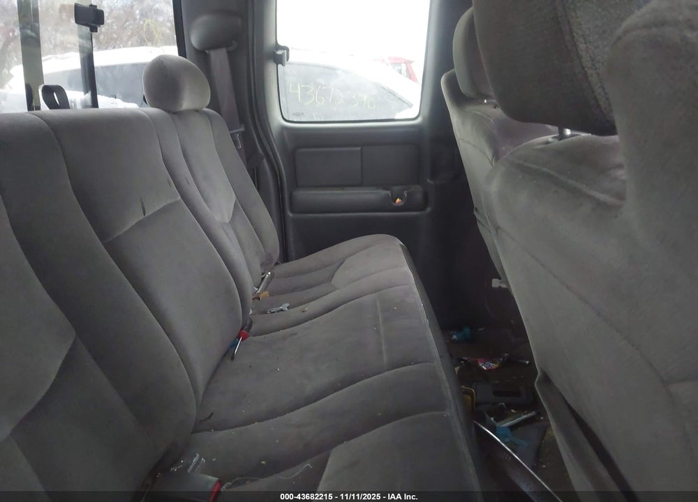 2005 GMC SIERRA 2500HD SLE VIN: 1GTHK29U95E109808