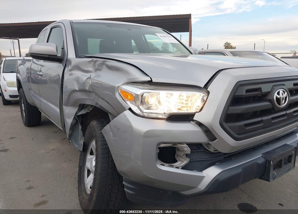 2017 TOYOTA TACOMA SR VIN: 5TFSX5EN8HX055210