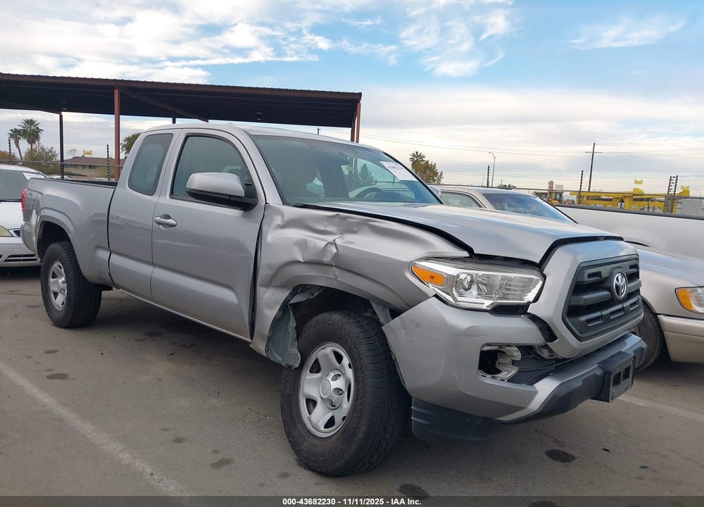 2017 TOYOTA TACOMA SR VIN: 5TFSX5EN8HX055210