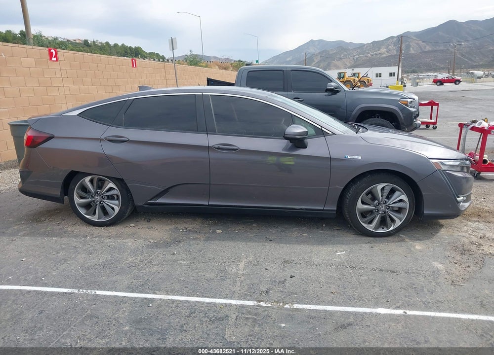 2020 HONDA CLARITY PLUG-IN HYBRID VIN: JHMZC5F1XLC000035