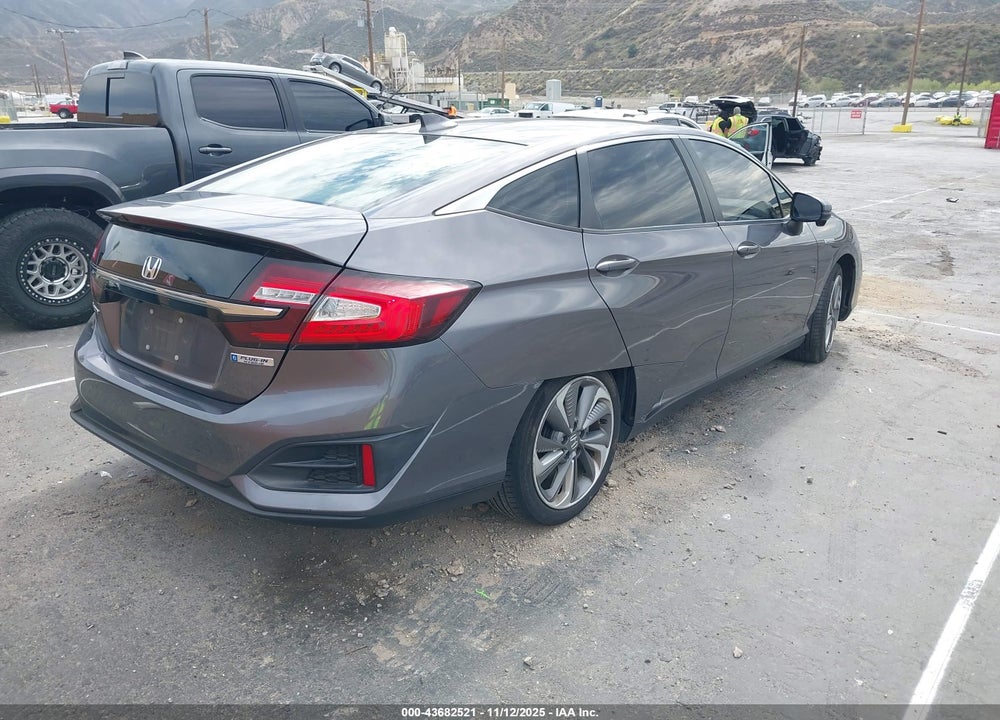 2020 HONDA CLARITY PLUG-IN HYBRID VIN: JHMZC5F1XLC000035