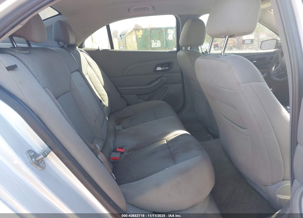 2015 CHEVROLET MALIBU LS VIN: 1G11B5SL4FF181198