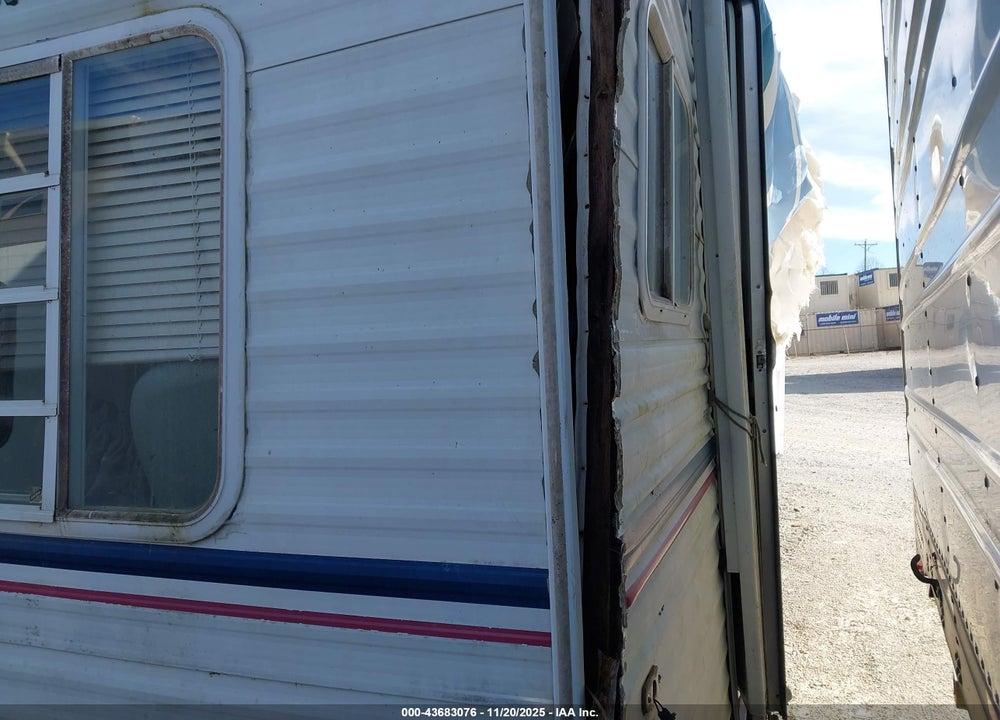 2002 COACHMEN TRAVEL TRAILER VIN: 1TC2B065723032875