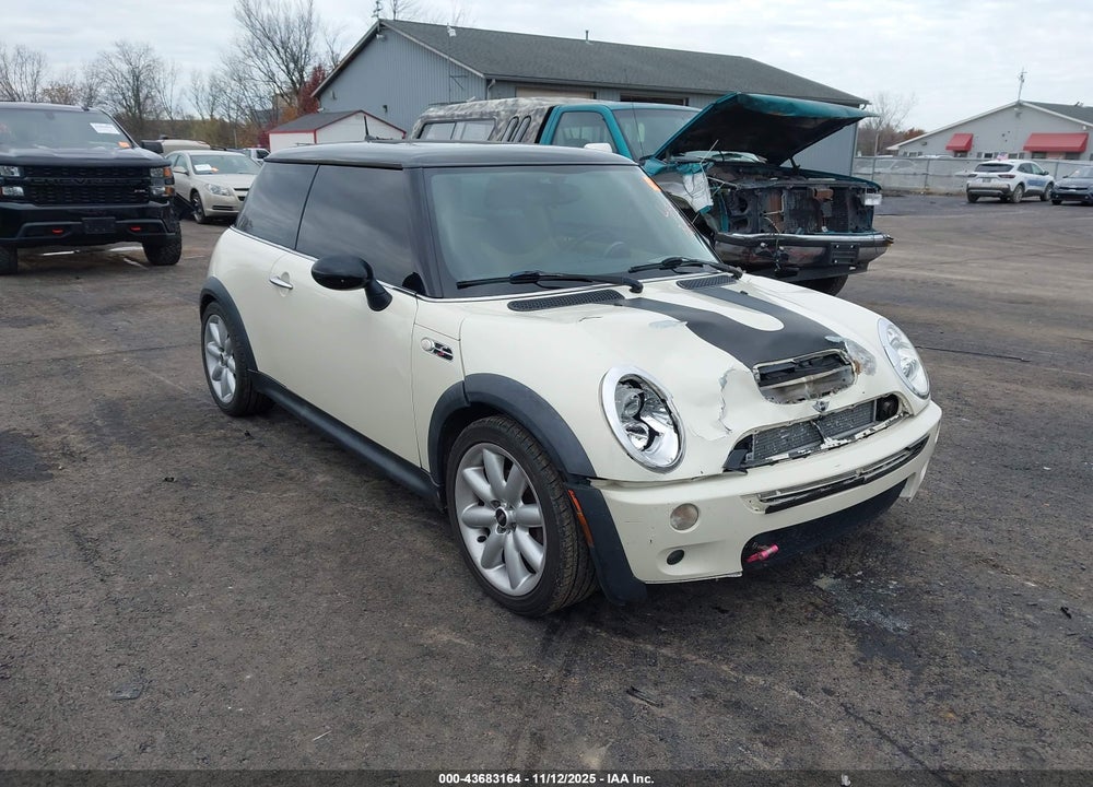 2006 MINI COOPER S VIN: WMWRE33536TL19270