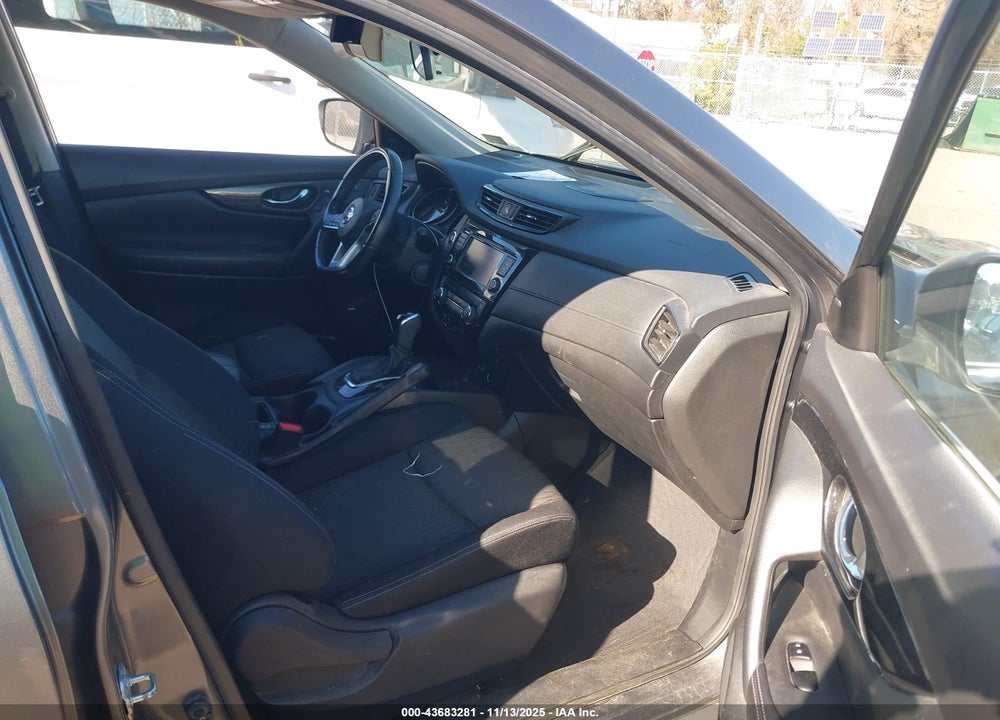 2018 NISSAN ROGUE SV VIN: JN8AT2MV9JW301981