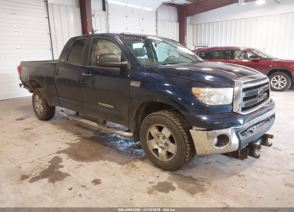2011 TOYOTA TUNDRA GRADE 5.7L V8 VIN: 5TFUY5F16BX165956