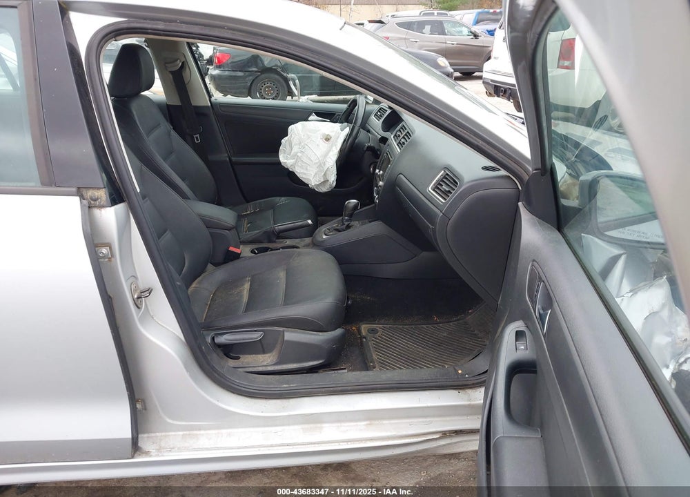 2012 VOLKSWAGEN JETTA 2.5L SE VIN: 3VWDP7AJ1CM025825