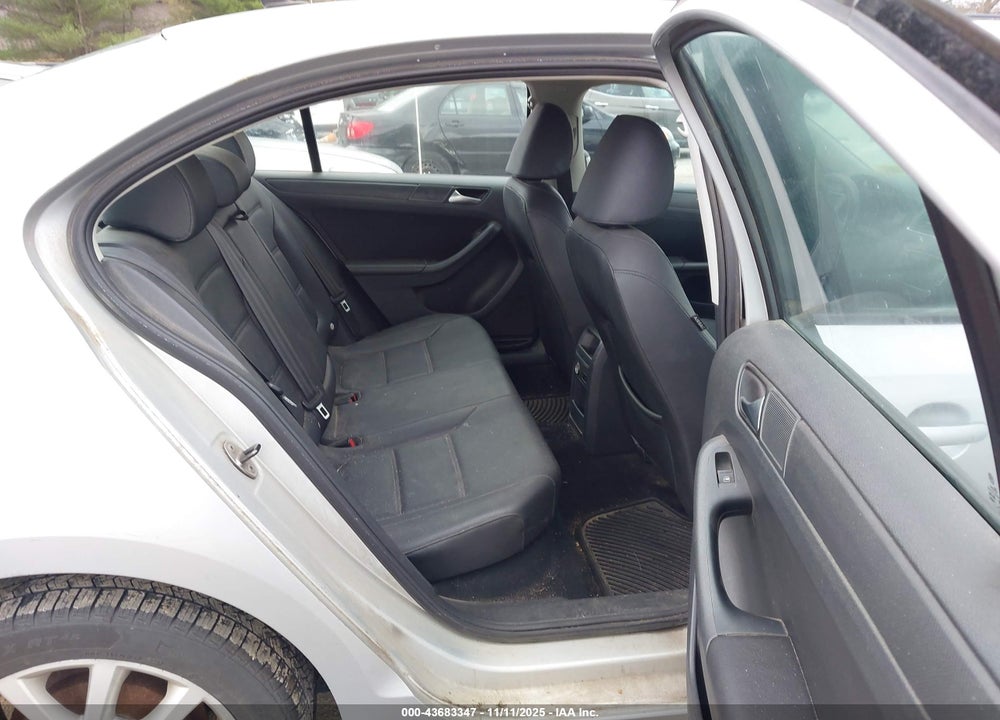 2012 VOLKSWAGEN JETTA 2.5L SE VIN: 3VWDP7AJ1CM025825