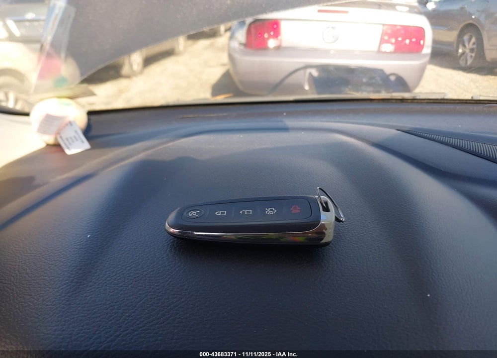 2018 FORD FOCUS TITANIUM VIN: 1FADP3N23JL232283