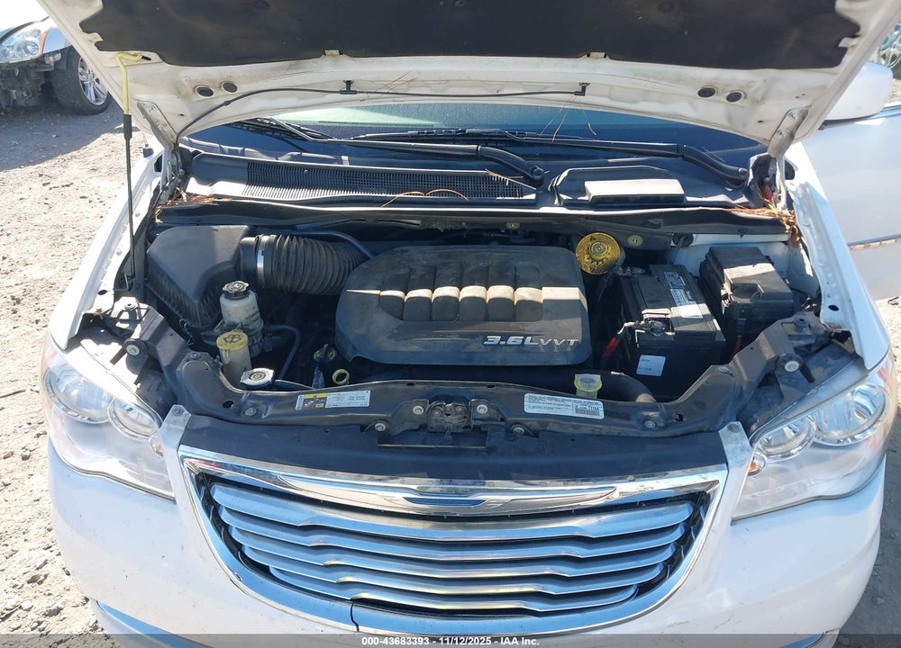 2015 CHRYSLER TOWN & COUNTRY TOURING VIN: 2C4RC1BG4FR538018