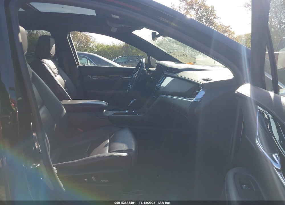 2017 CADILLAC XT5 LUXURY VIN: 1GYKNDRS0HZ104091