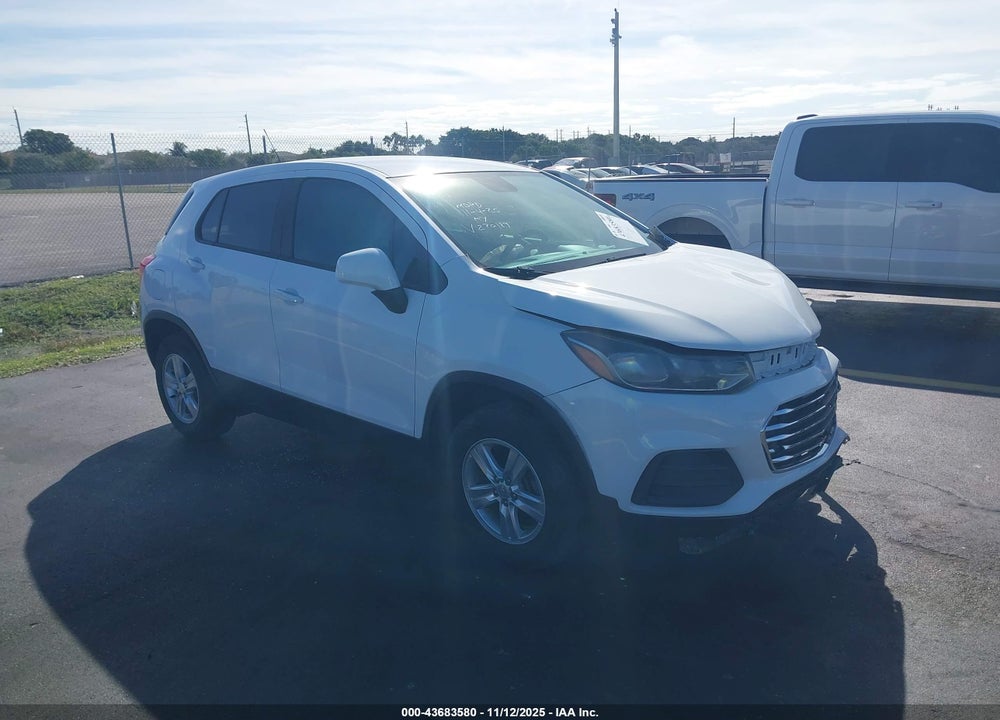 2019 CHEVROLET TRAX LS VIN: 3GNCJNSB8KL270189
