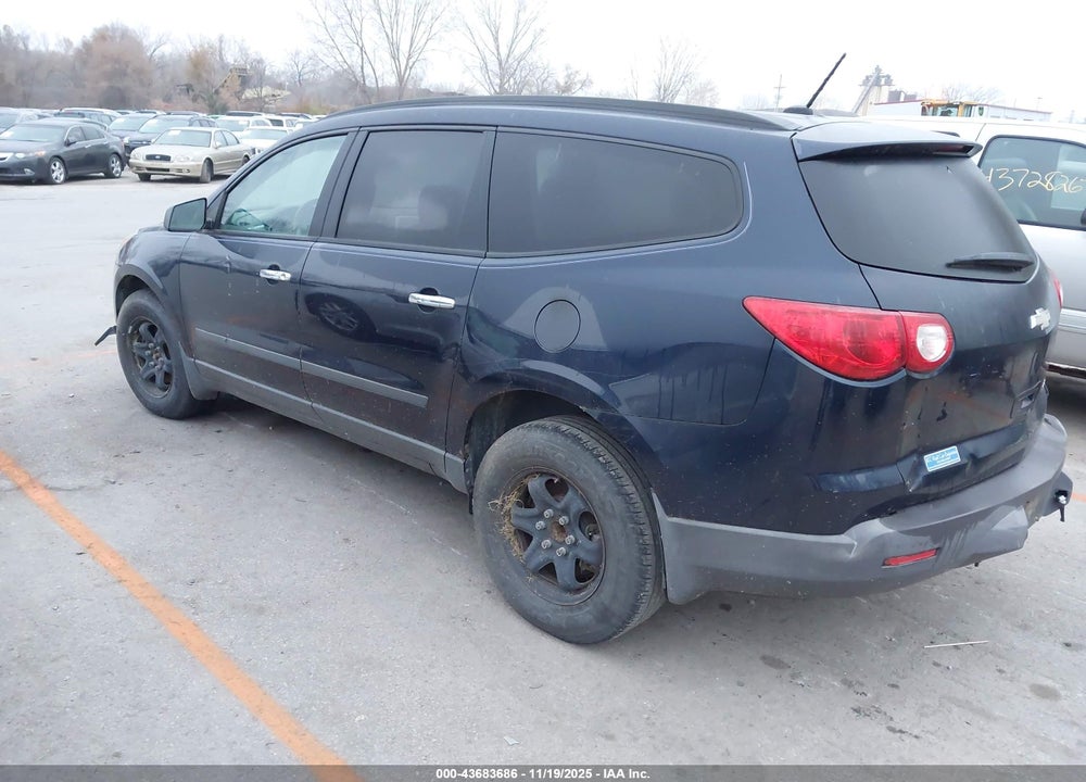 2011 CHEVROLET TRAVERSE VIN: 1GNKRFED0BJ404448