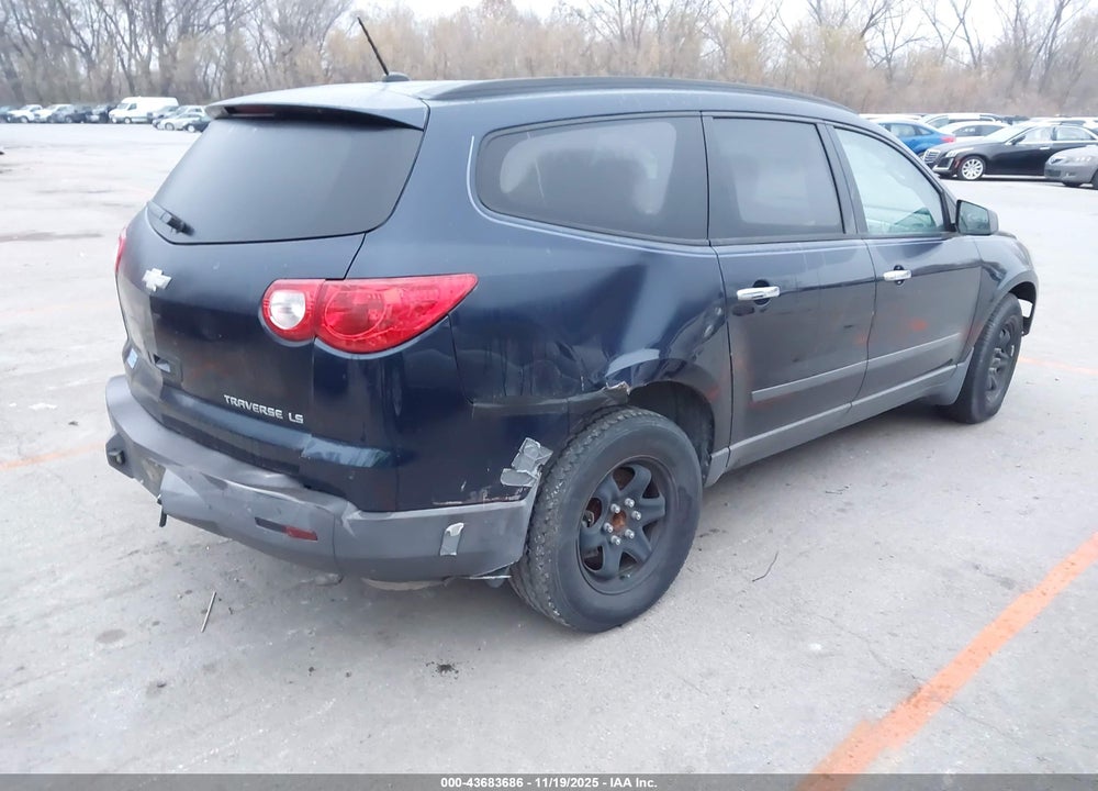 2011 CHEVROLET TRAVERSE VIN: 1GNKRFED0BJ404448