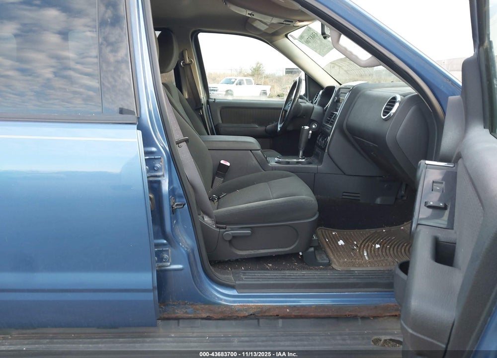 2009 FORD EXPLORER XLT VIN: 1FMEU73E99UA24440