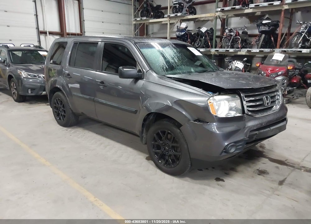 2015 HONDA PILOT LX VIN: 5FNYF4H2XFB025397