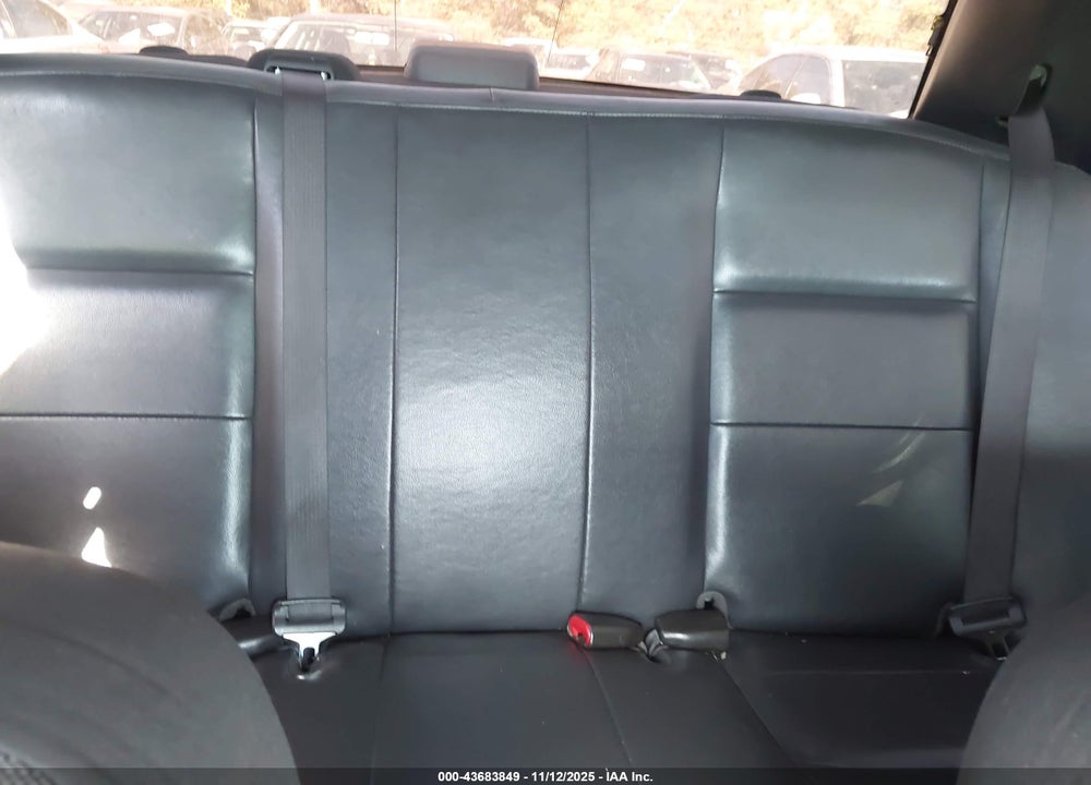 2011 FORD CROWN VICTORIA VIN: 2FABP7BV8BX172874