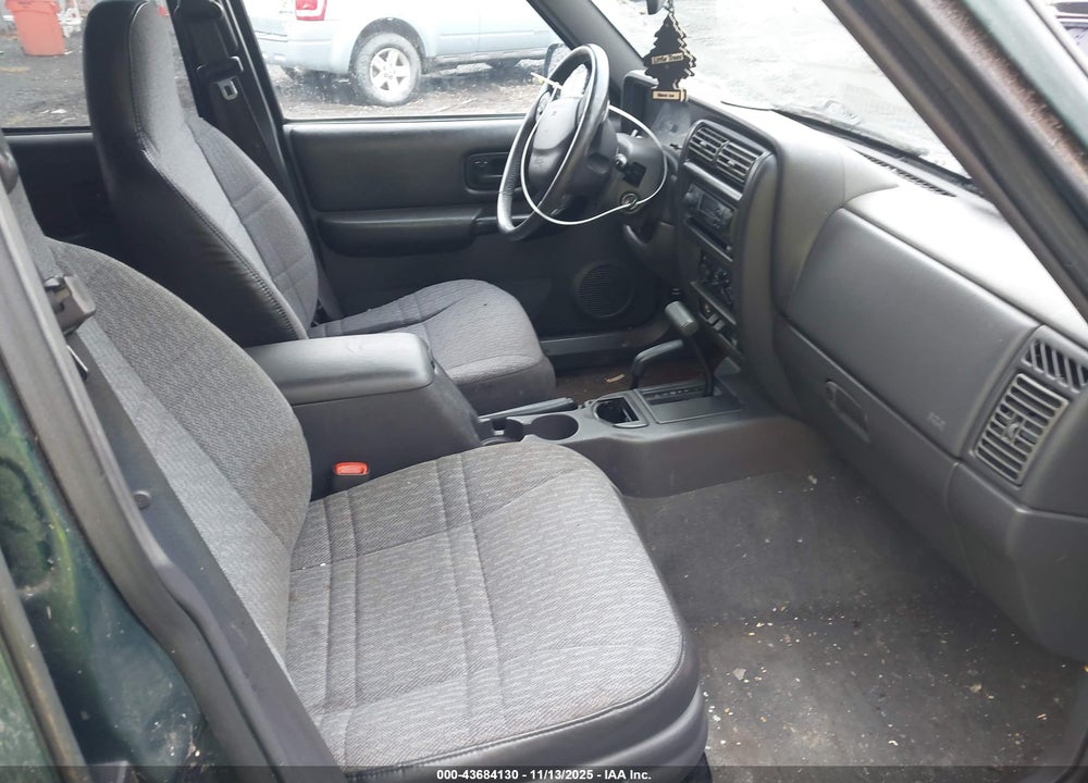 2001 JEEP CHEROKEE SPORT VIN: 1J4FF48S51L621203