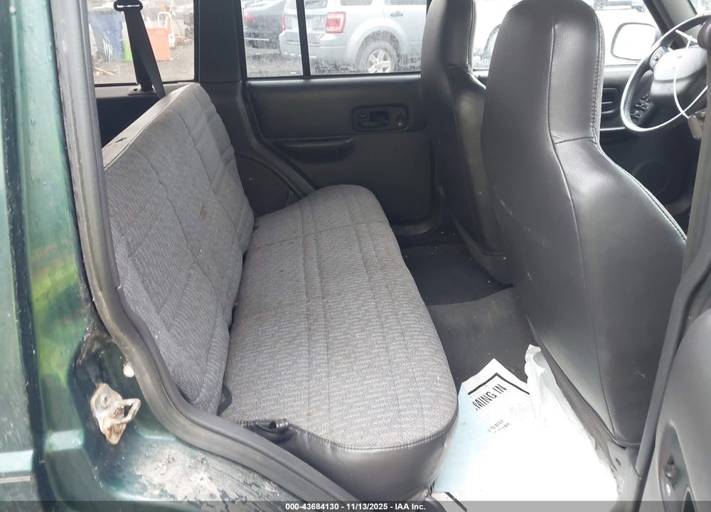 2001 JEEP CHEROKEE SPORT VIN: 1J4FF48S51L621203