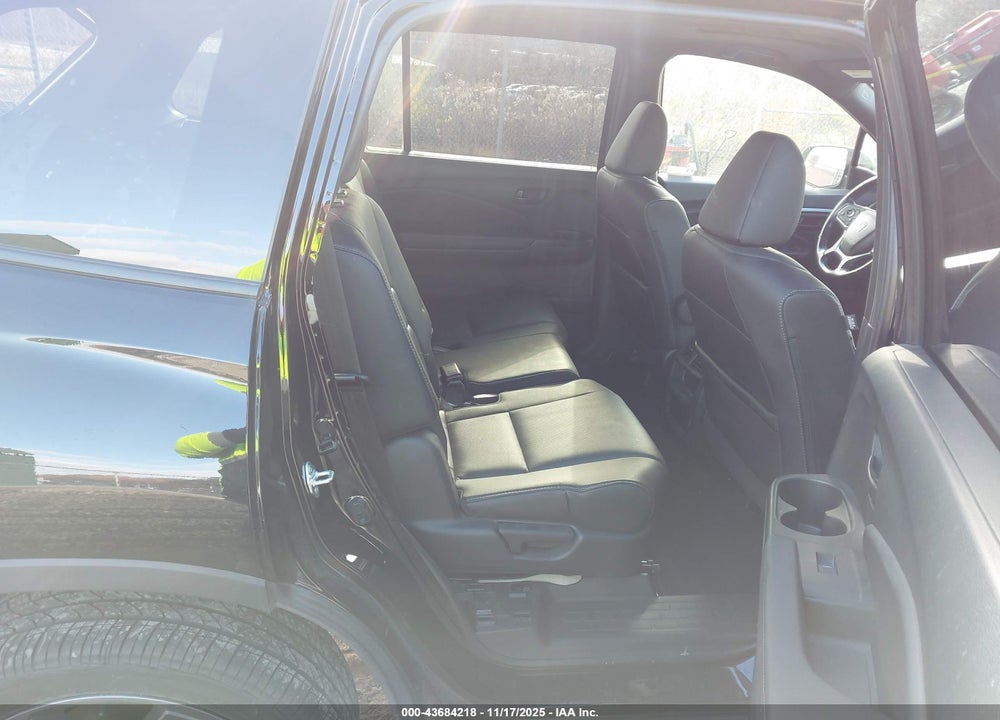 2022 HONDA PASSPORT AWD EX-L VIN: 5FNYF8H54NB031339